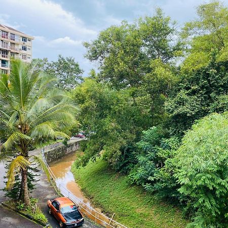 Batu Ferringhi Bayu Emas Apartment Dış mekan fotoğraf